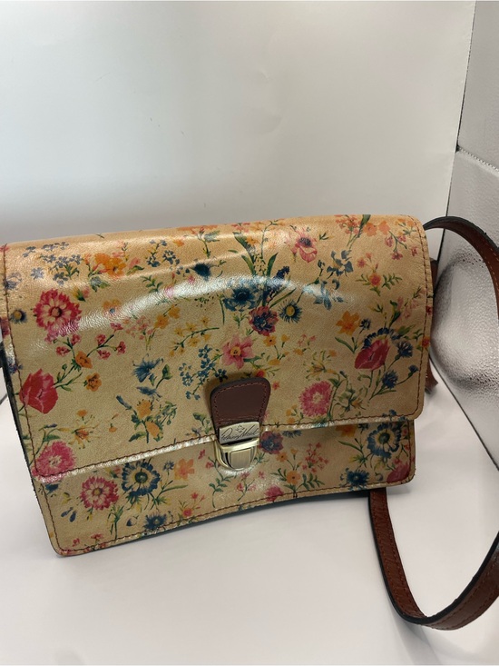 Patricia Nash Handbags - Patricia Nash Cream Floral Coated Canvas Crossbody with Brown Strap